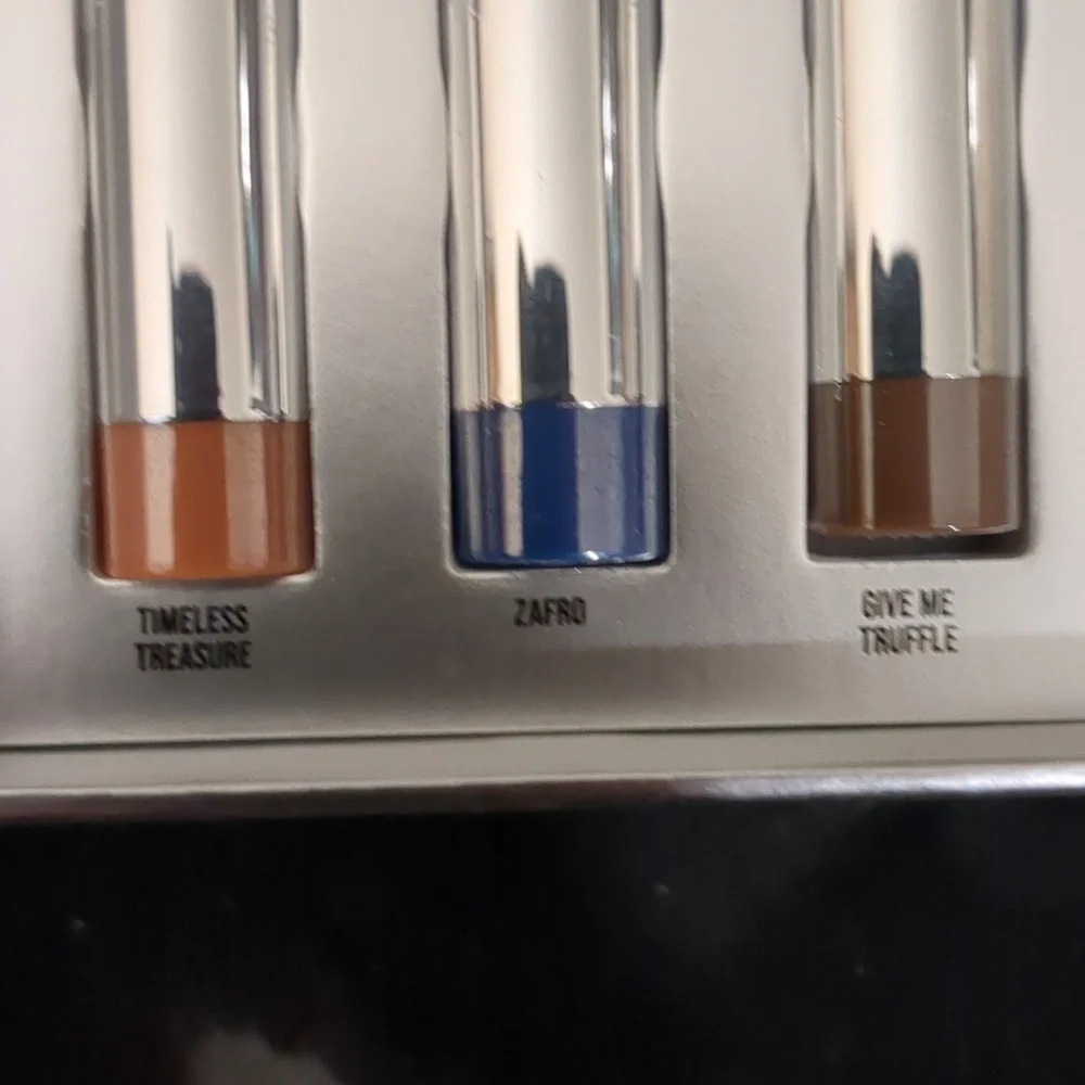 Cream Shadow Crayons